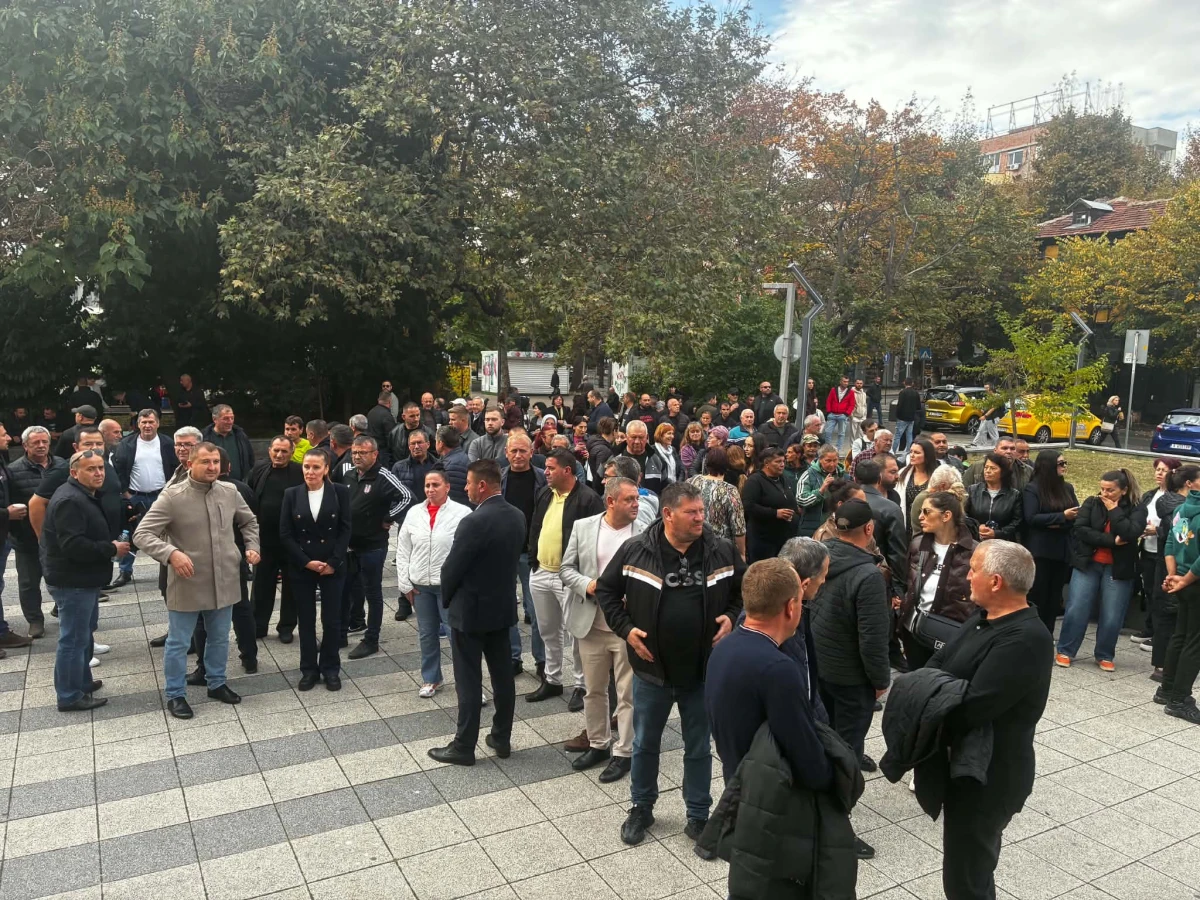 Протест в Бургас в подкрепа на задържаните кметове на Сунгурларе и Белица