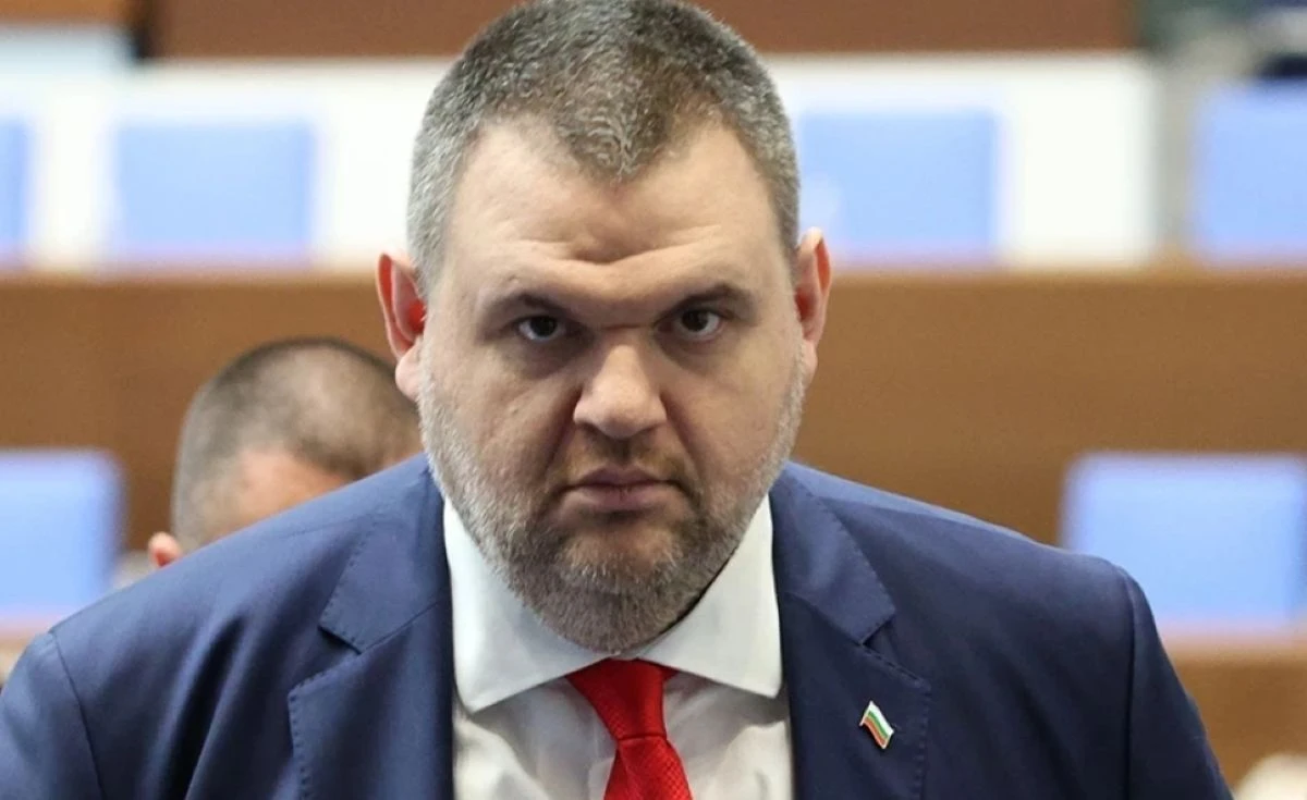 Делян Пеевски: Единственият ход на Радев е незабавно да свали от най-високата позиция в държавата фаворитката си Доцова