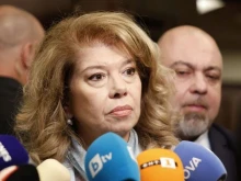 Президентът Йотова иска оставката на шефа на НСО