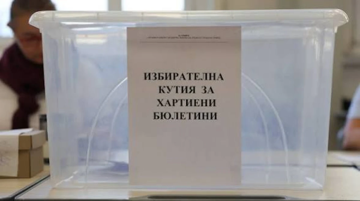 Без уроци, но в училище: Присъствен понеделник за учениците след изборите