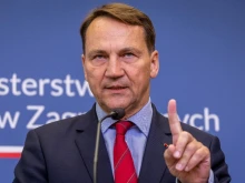 Сикорски към Мъск: Европа плаща за американските оръжия в Украйна, а не САЩ