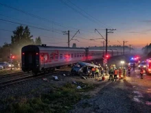 Шестима загинаха при сблъсък между влак и микробус в Русия
