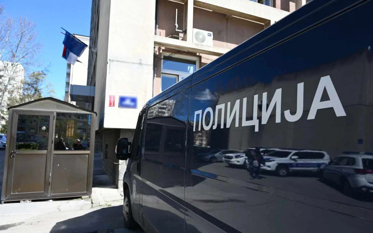 Напрежение на изборите в Сърбия: Нападнаха майката на Вучич