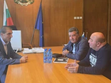 Пиянски сбирки и демонстративно шофиране тревожат жителите на търновско село