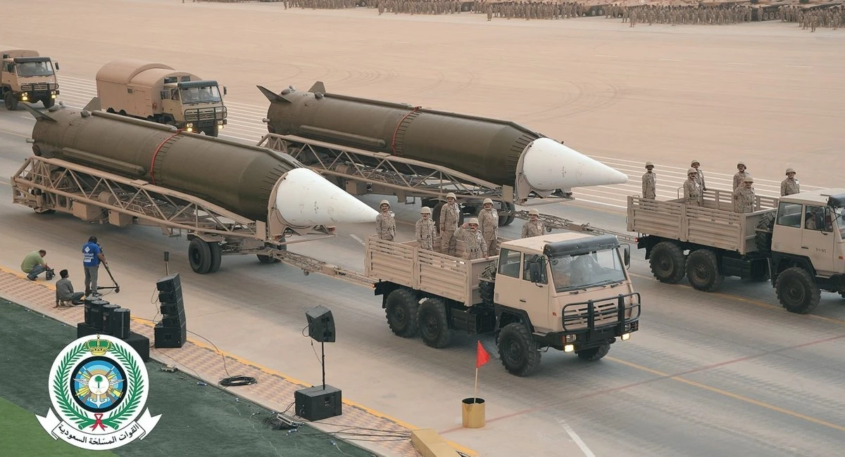 Саудитска Арабия разполага с тайни подземни бази с ракети DF-3 и DF-21, но може да започне производството на свои ракети DF-15A с обсег 900 км