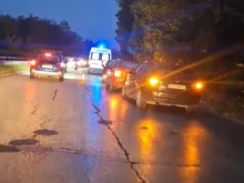 Пътен инцидент с обърнат автомобил край Плевен, на мястото има полиция