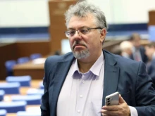Манол Пейков: 9-годишната восъчна маска на "умерен политик" на Радев се стопи!