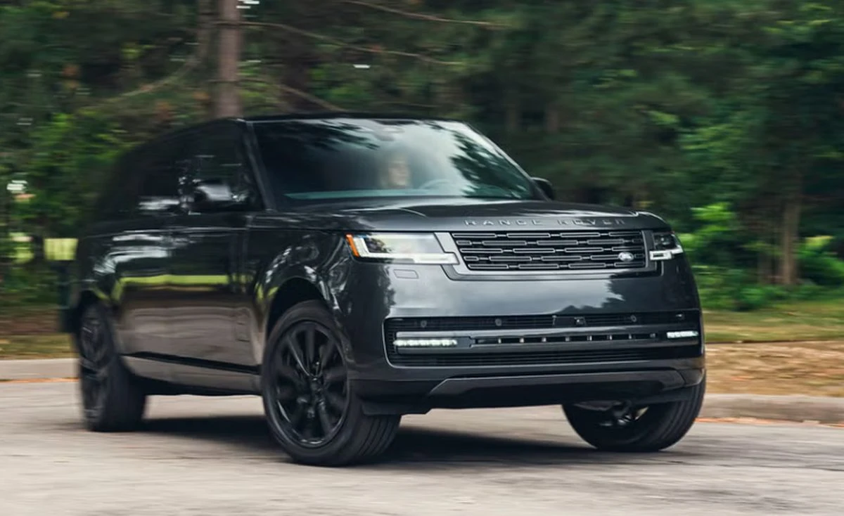 Изтеглят близо 94 000 автомобила Range Rover заради притеснителна повреда