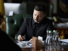 Зеленски подписа таен указ за подготовката на украинските градове за "кръгова отбрана"