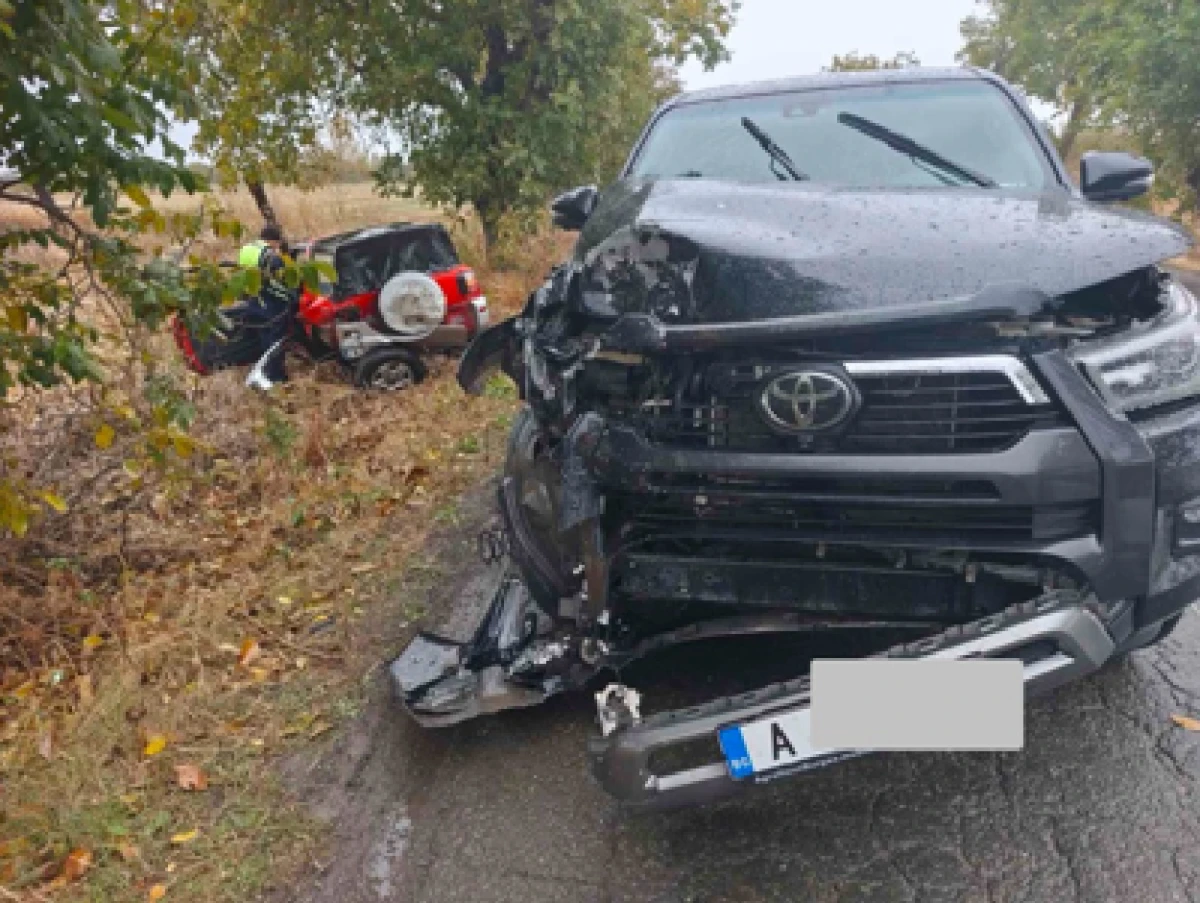 Мъж от Камено пострада след сблъсък между две тойоти