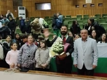 300 ученици от Смолян гледаха спектакъла "Незабравимите будители"
