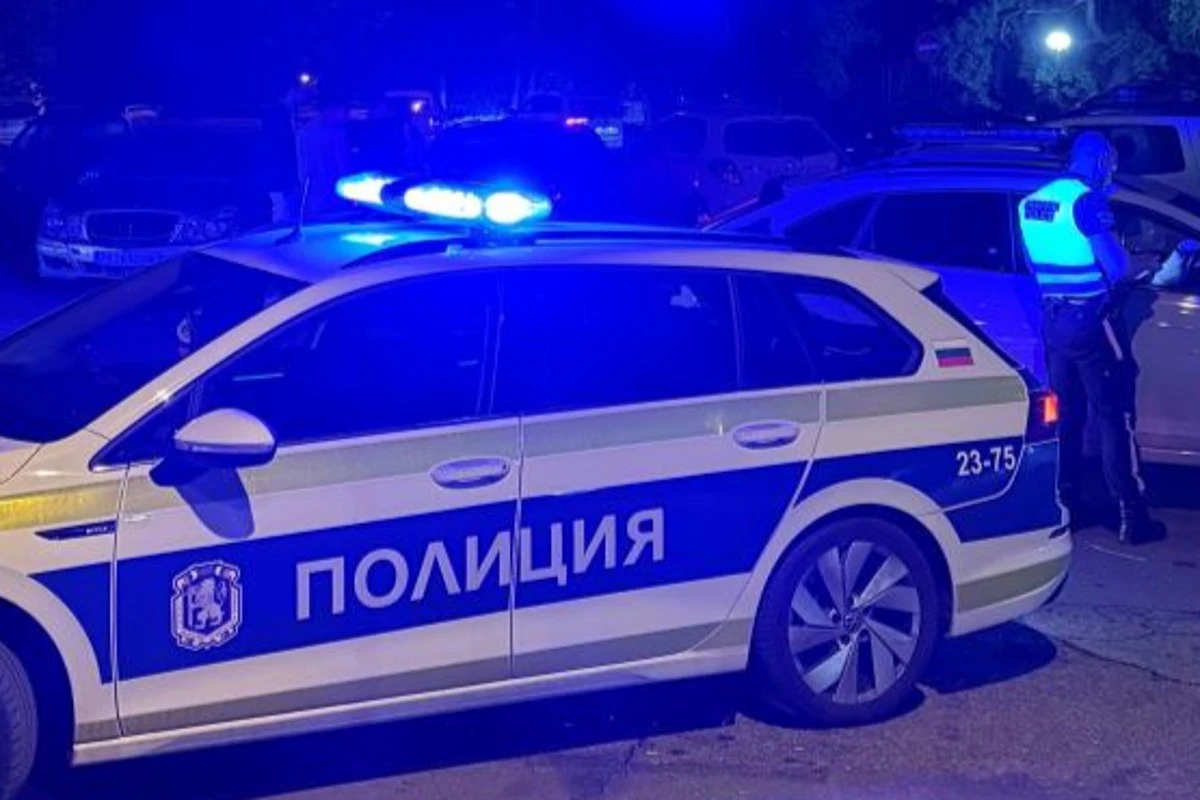 Трима души са задържани при акция срещу наркоразпространението в столичния квартал "Красно село"