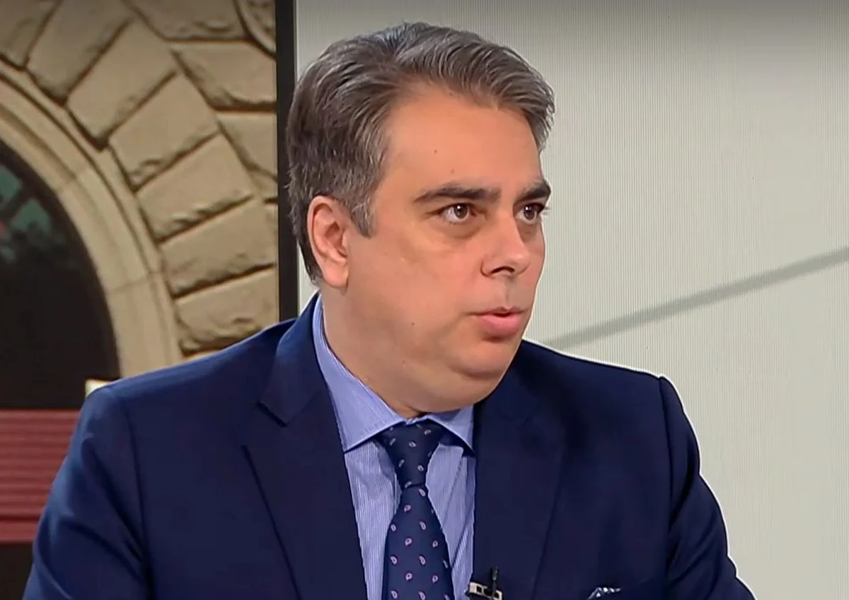 Асен Василев: За първи път в бюджет е записано обедняване на българските граждани. Доходите ще растат по-бавно от инфлацията