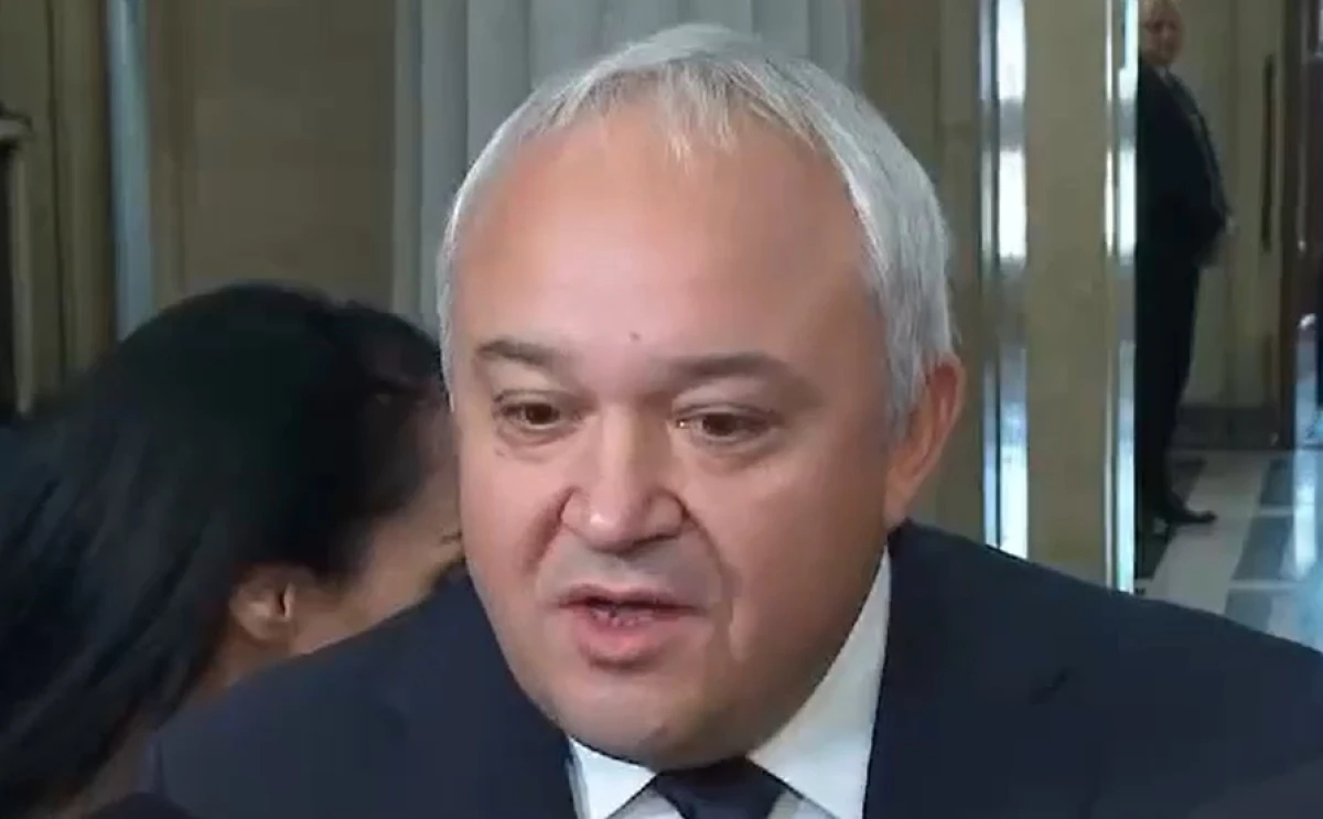 Демерджиев: Очакваме заподозрените за палежа на антените "Старлинк" да бъдат предадени на България