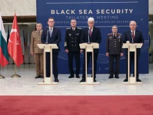 Турция няма да отвори проливите си за военни кораби, докато продължава войната в Украйна