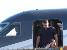 Флавио Болсонаро отрича да е бягал от Бразилия, след като се появи във Флорида