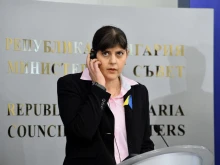 Лаура Кьовеши напуска ръководството на Европрокуратурата, оставя след себе си разследвания за милиарди и опити за сплашване