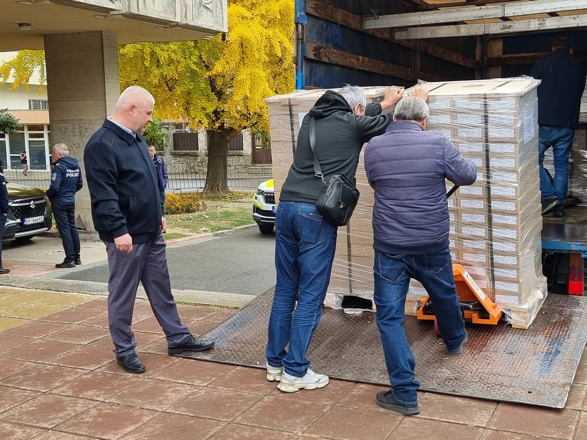 В Кюстендил пристигнаха изборните книжа за втория тур от президентските избори
