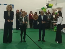 Обновен физкултурен салон и празник в навечерието на Деня на народните будители в СУ "Отец Паисий" – Смолян