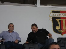 Коко умува дали да остане в Локо 