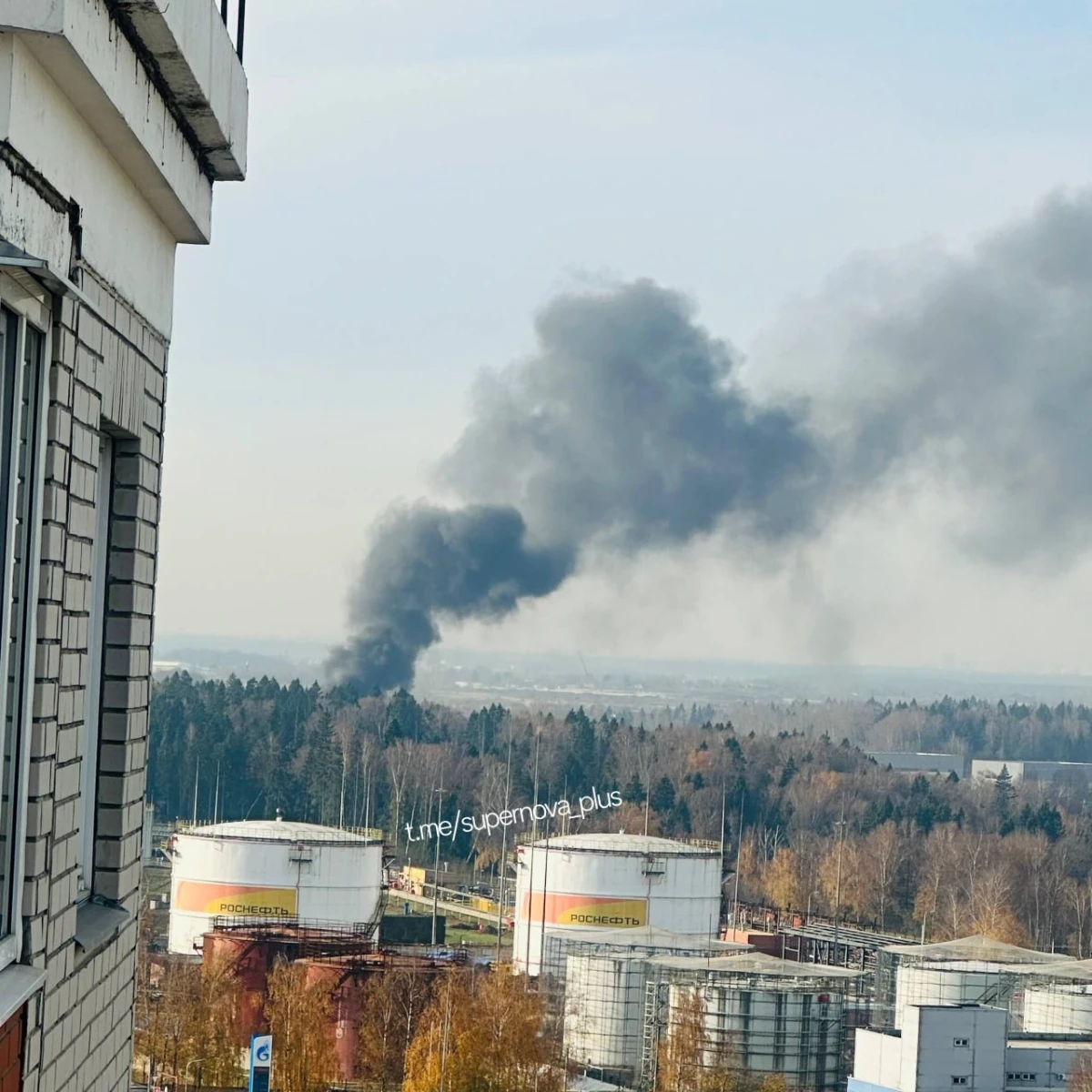 Дронове атакуваха Московска област: Пожар избухна близо до терминал на летище "Шереметиево"