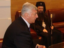 Не стреляйте по новия областен, той толкова си може