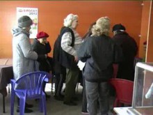 Бедни зъзнат за парче мръвка в "Северен"