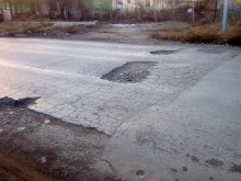 От днес започва зимното запълване на уличните дупки