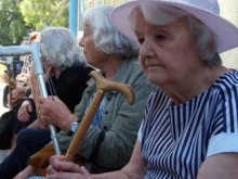 Ще закрият ли пенсионерските клубове?