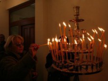 Задържаха двама непълнолетни за кражба в параклис