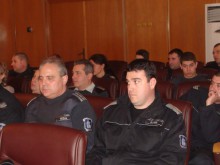 Съдебната палата само с едно помещение за временен престой на задържани лица