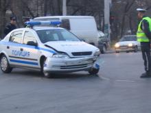 Мокрите пътища причиниха катастрофа