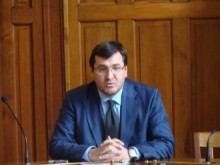 Славчо Атанасов вземал пари "под масата" от "Инвестбанк"?