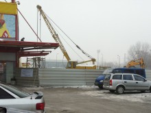 Строеж до "Билла" пречи на свободното преминаване на пешеходците