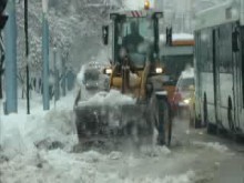 ВИДЕО: Вижте състоянието на улиците след снеговалежа