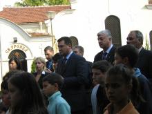 ВМРО дариха компютър на неделното училище