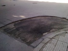 Сняг, лед и студ! А след тях - дупки и потрошени коли!