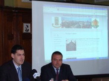 С едно кликване сигнализираме за незаконни маси на открито и реклама