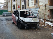 "Рено Клио" изгоря вчера в Пловдив