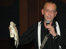 Почина Дим Дуков