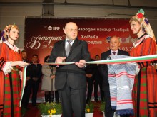 Министър Томислав Дончев откри "Винария 2012" в Панаира