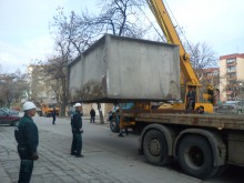 Почна се - вдигнаха незаконни гаражи в "Северен"!