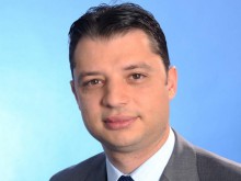 Новият икономически министър иска инвестиции в производството, вместо в молове 
