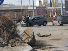 Трима пострадаха за броени минути при два пътни инцидента в Пловдив