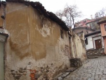 Над 60 къщи в Стария град тотално занемарени! Ексшефката на "Старинен Пловдив" - на прокурор?