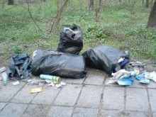 На Бунарджика чистиха дори дамски принадлежности и кондоми