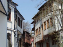 Ремонтират повече от 60 къщи в Стария град