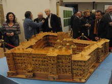Макет на Рилския манастир, изработен от 6 000 000 клечки, представят в Пловдив