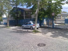Вижте един много нагло паркиран полицейски автомобил 