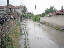 Изкорубена улица в Коматево тормози живущите